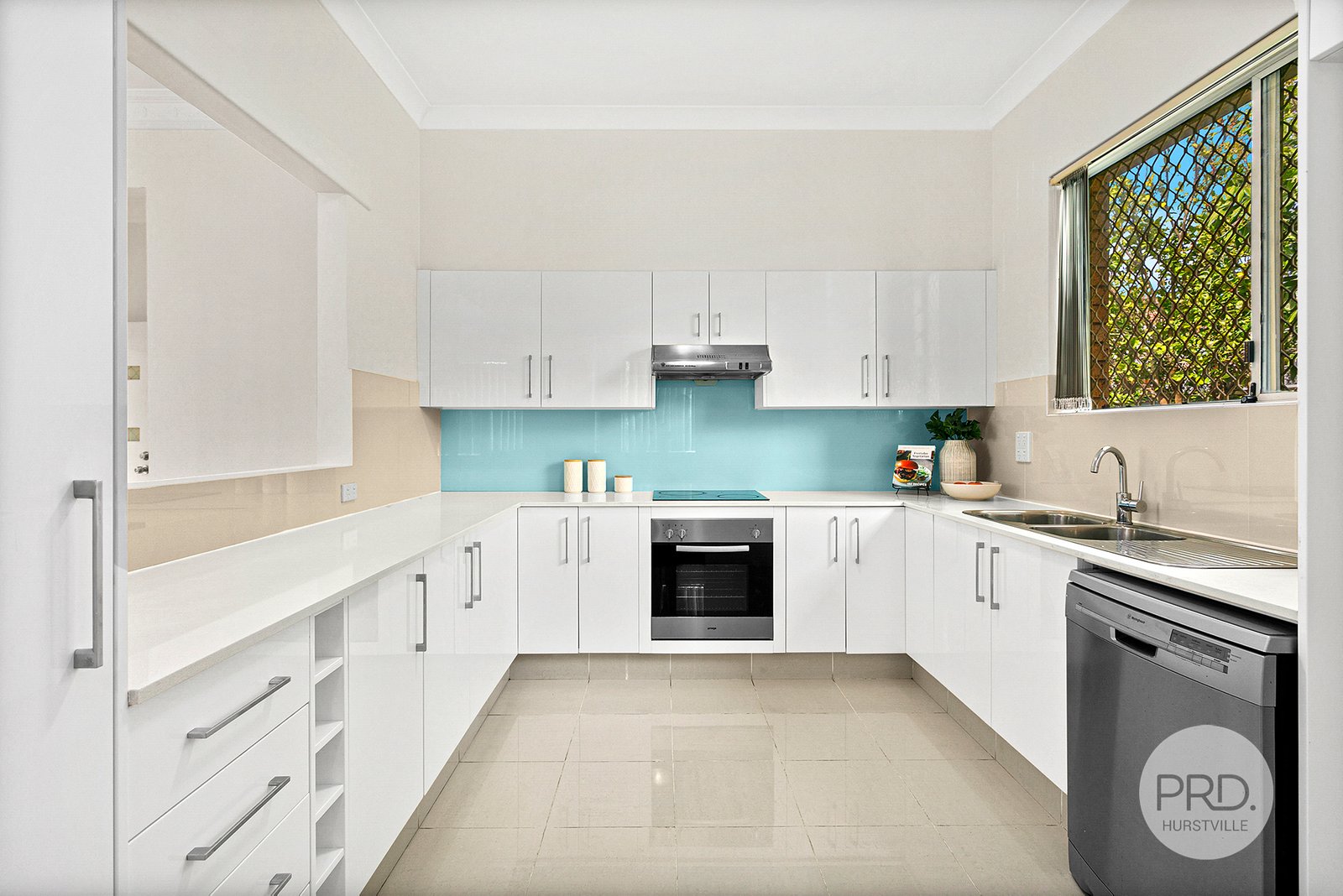 1/90 Bassett Street HURSTVILLE 4