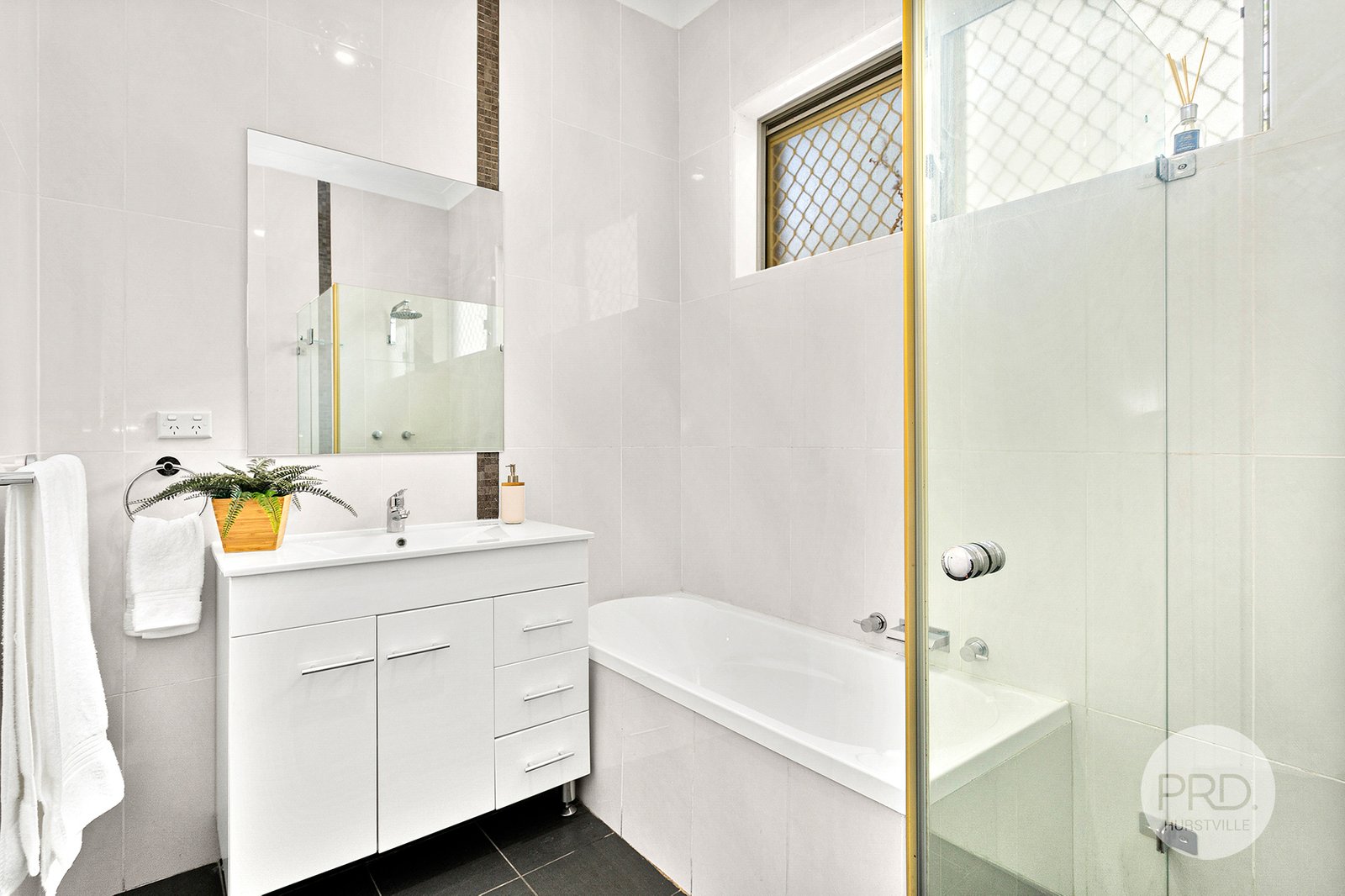 1/90 Bassett Street HURSTVILLE 5