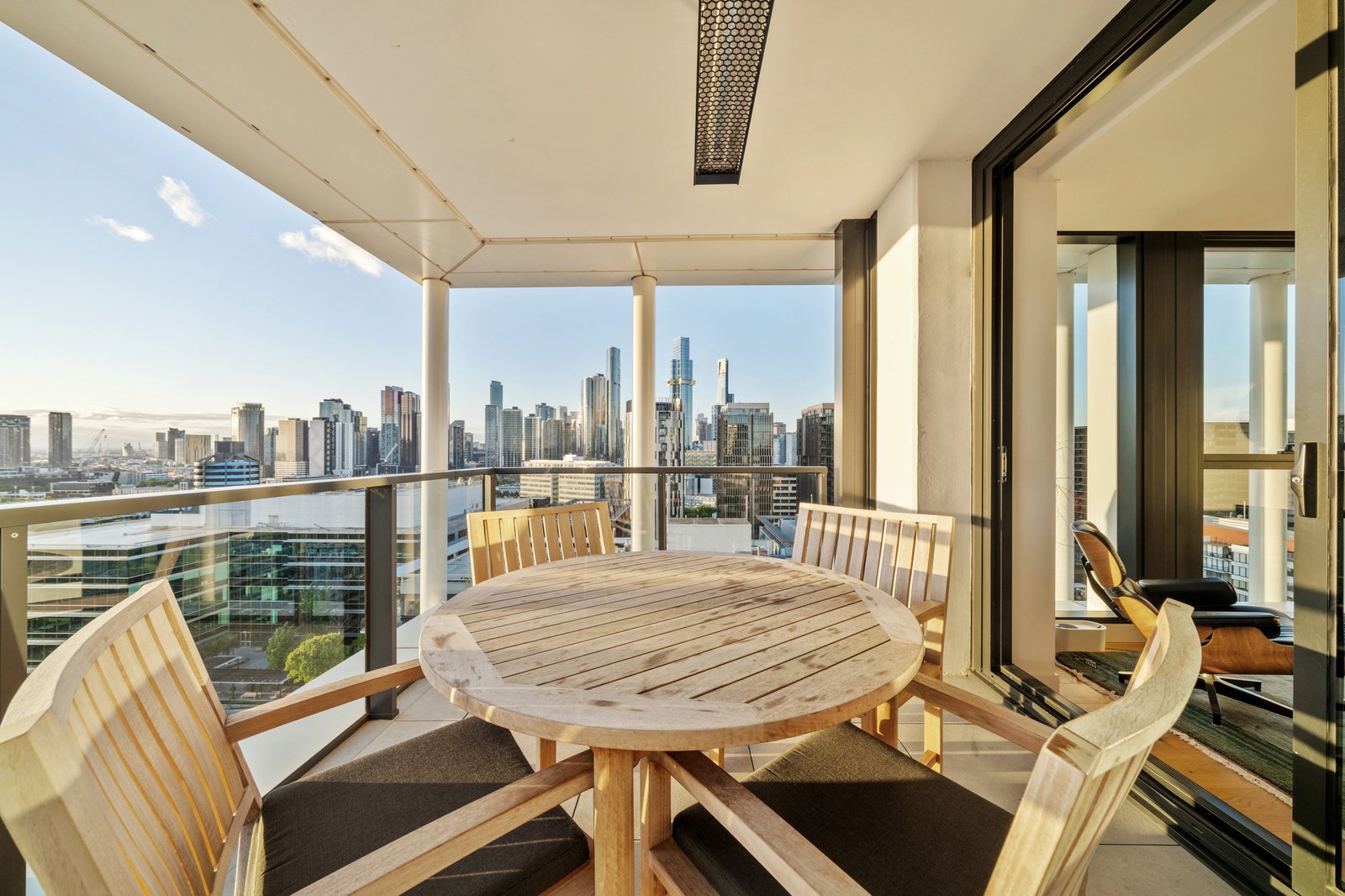 1901/41-49 Bank Street, South Melbourne, 3205