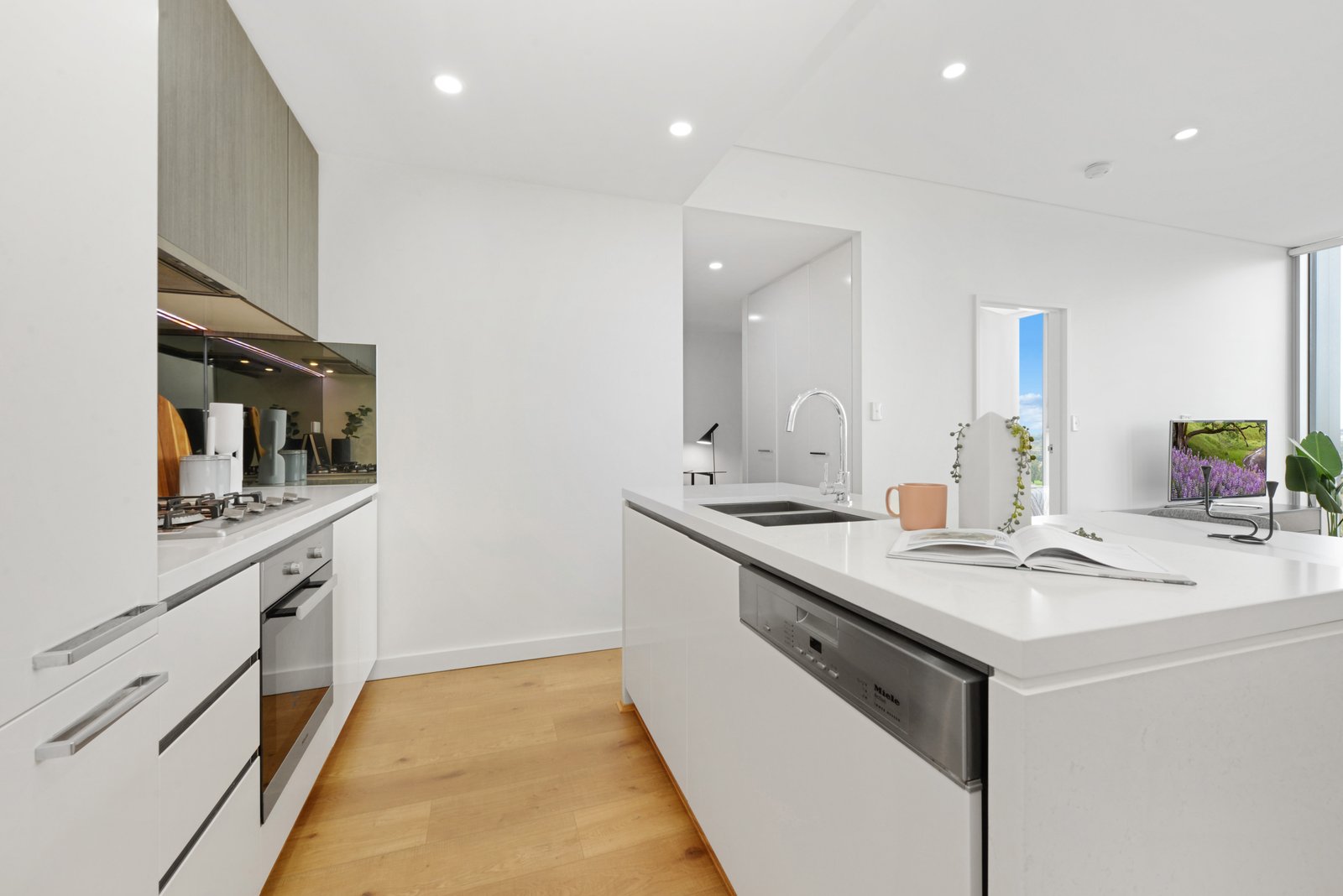 1902/16 Gadigal Avenue WATERLOO 6