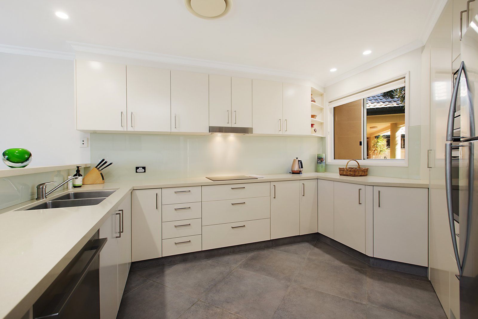 190/8 Mariners Drive West  TWEED HEADS 4