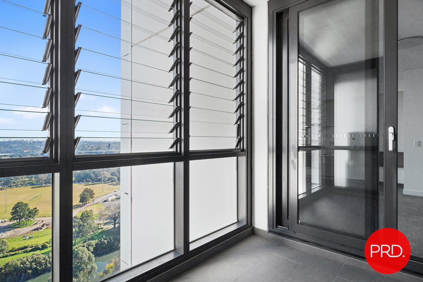 1909/9 Brodie Spark Drive WOLLI CREEK 7