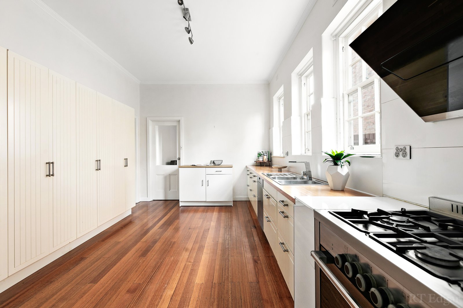 Real Estate and Property in 191 Doncaster Road, Balwyn North, VIC