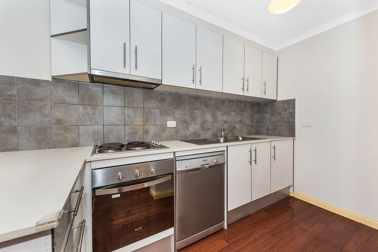 Gallery: 19/1 Hatfield Court