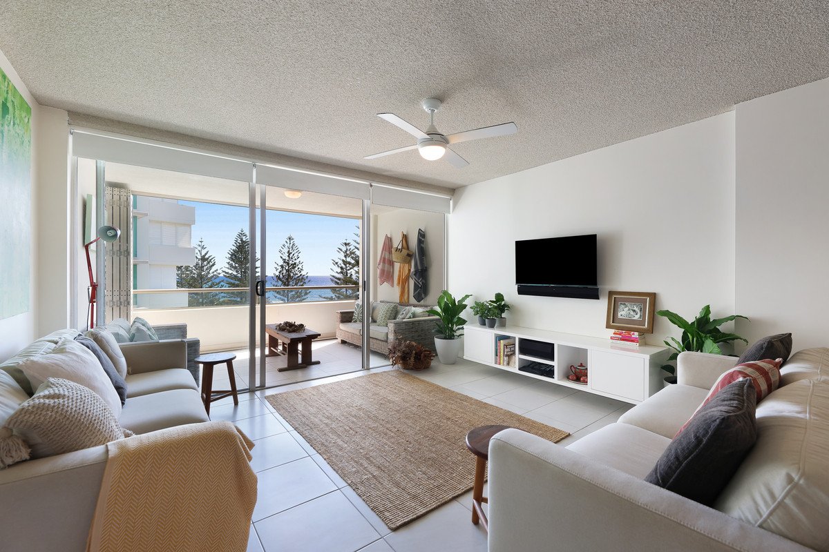 19/100 The Esplanade Burleigh Heads 5