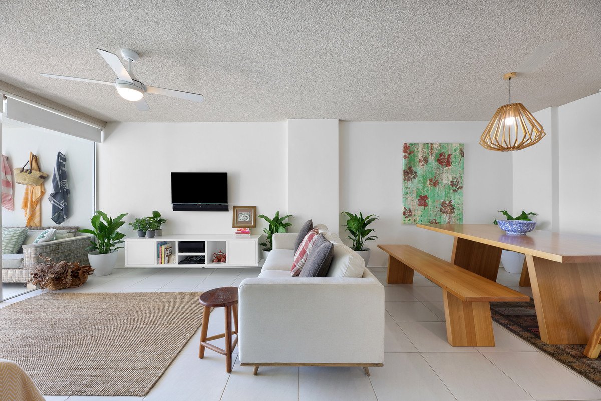 19/100 The Esplanade Burleigh Heads 7