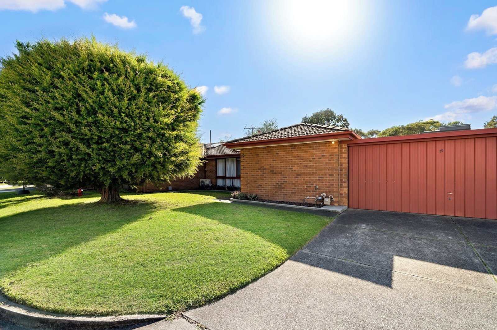 Gallery: 19/104 Springs Road
