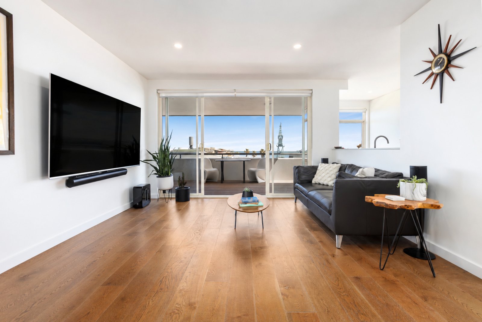 Gallery: 19/105 Beach Street