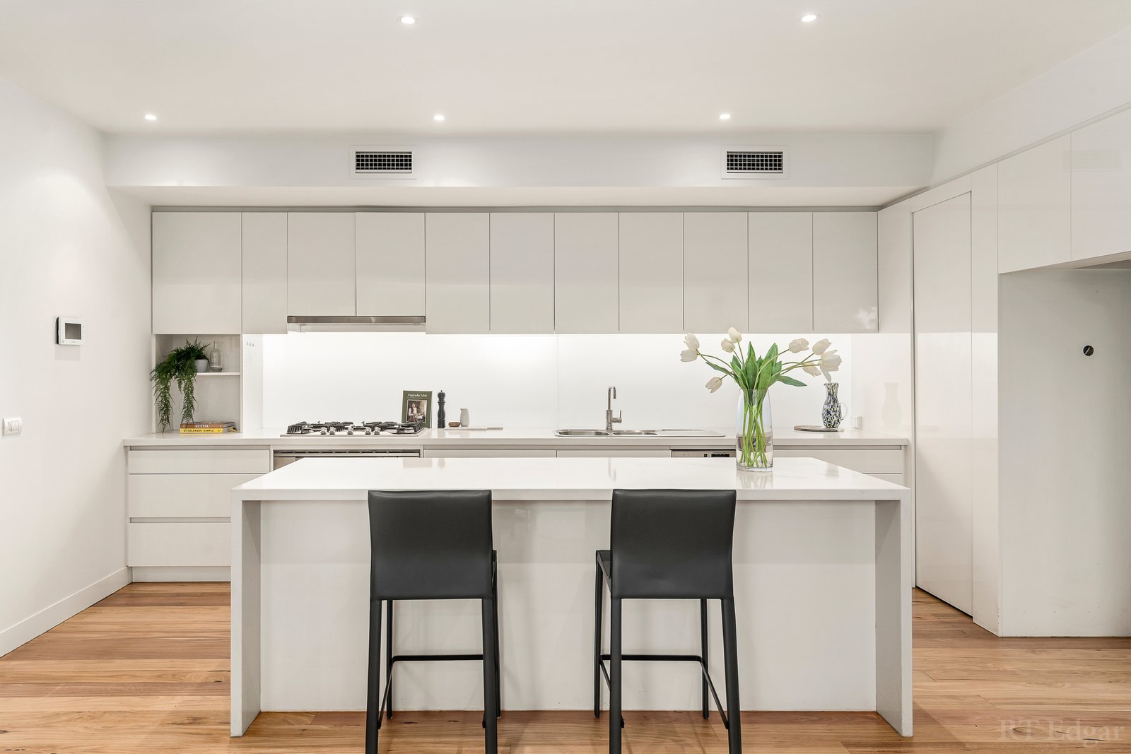 Real Estate and Property in 1/911 Toorak Road, Camberwell, VIC