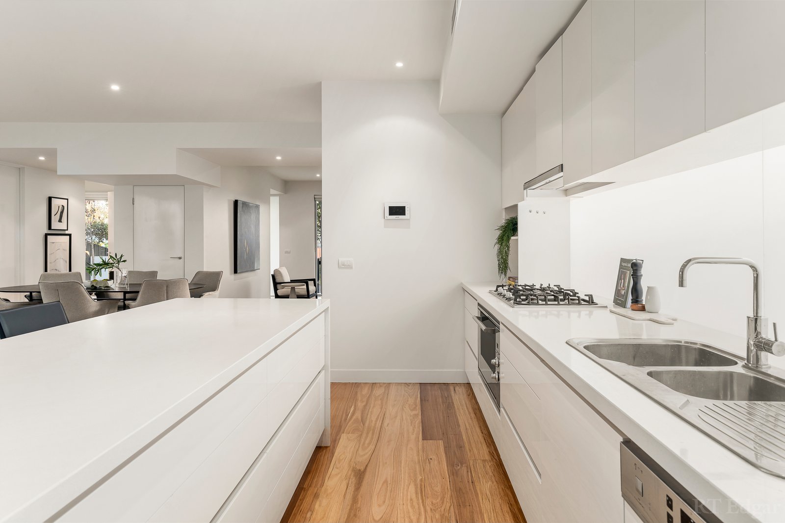 Real Estate and Property in 1/911 Toorak Road, Camberwell, VIC