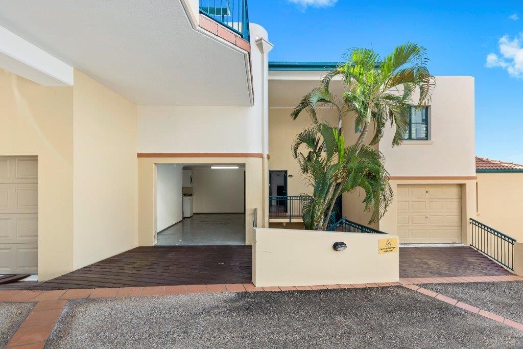 19/12 Golden Orchid Drive AIRLIE BEACH 10