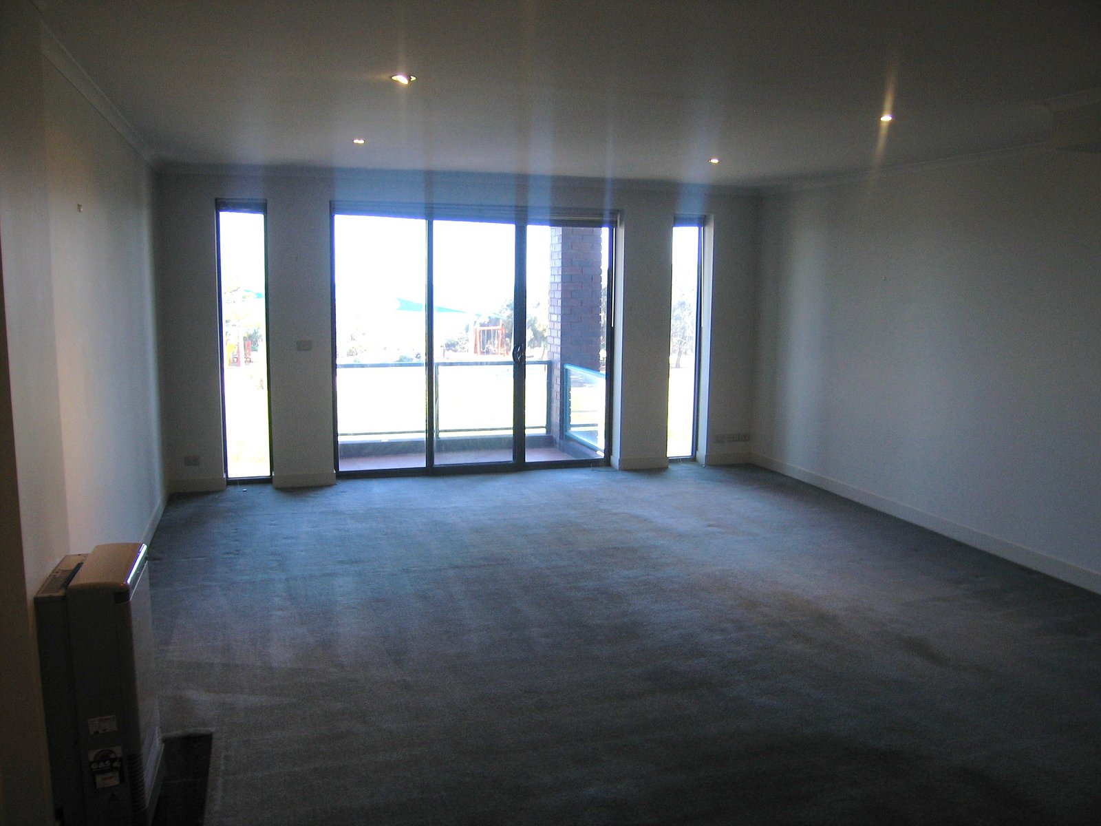 Gallery: 19/122 Beach Road