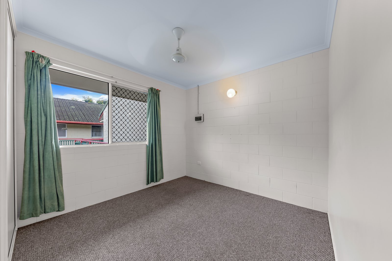 19/14 Island Drive CANNONVALE 7