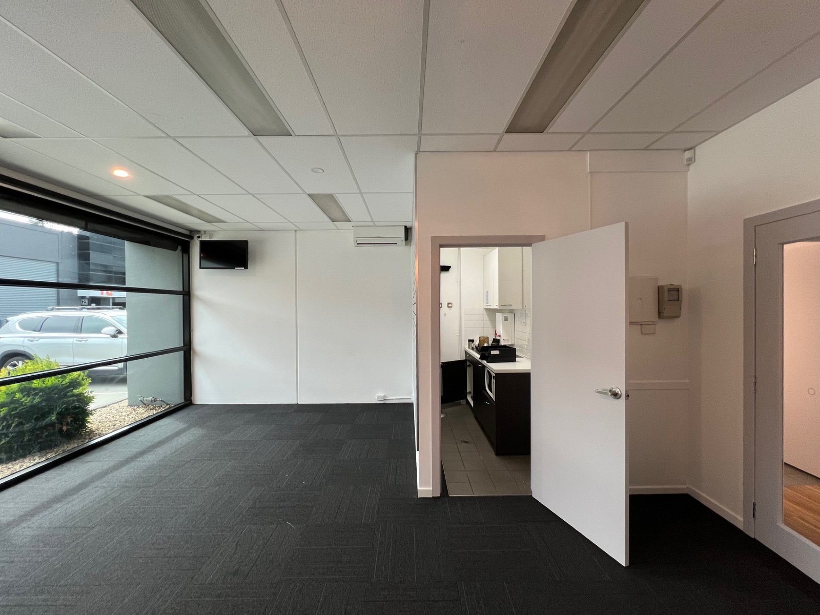 Gallery: 19/1488 Ferntree Gully Road