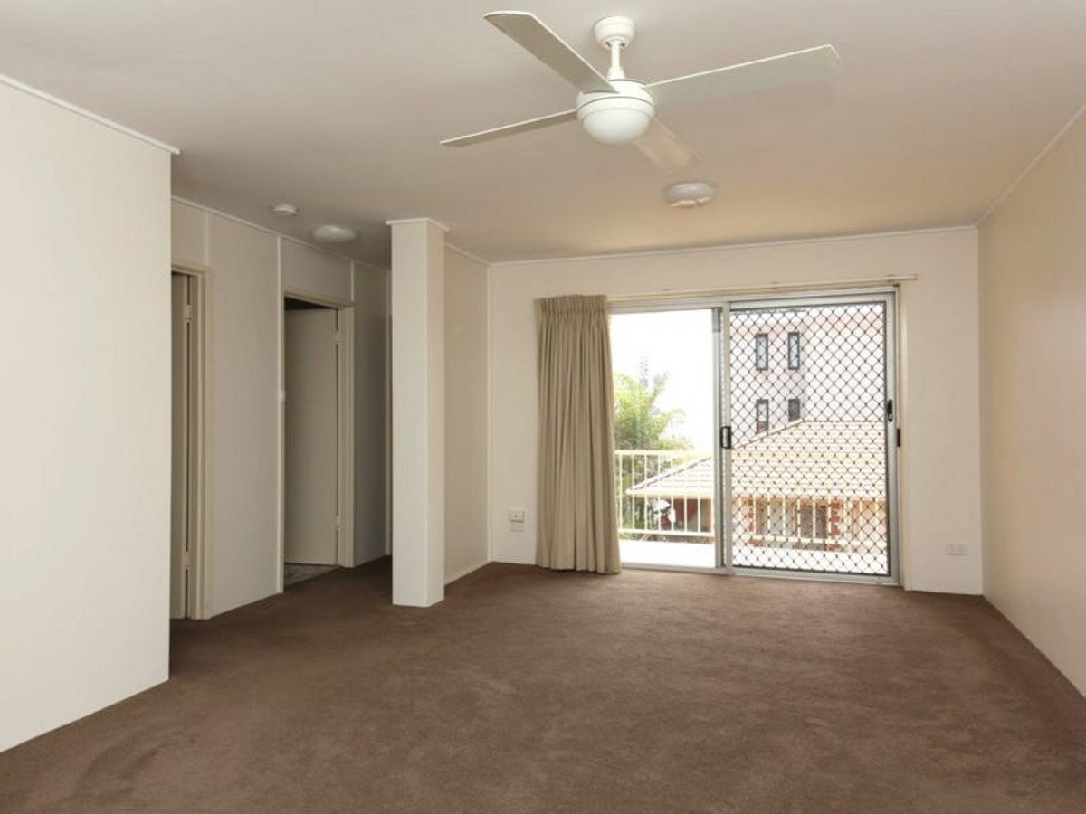 19/168 Hedges Avenue MERMAID BEACH 3