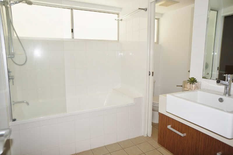 19/18 Seaview Drive AIRLIE BEACH 7