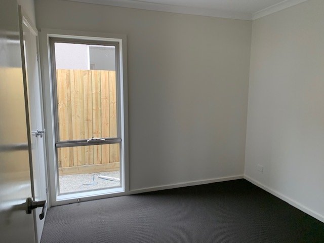 Gallery: 19/182-188 Cox Road