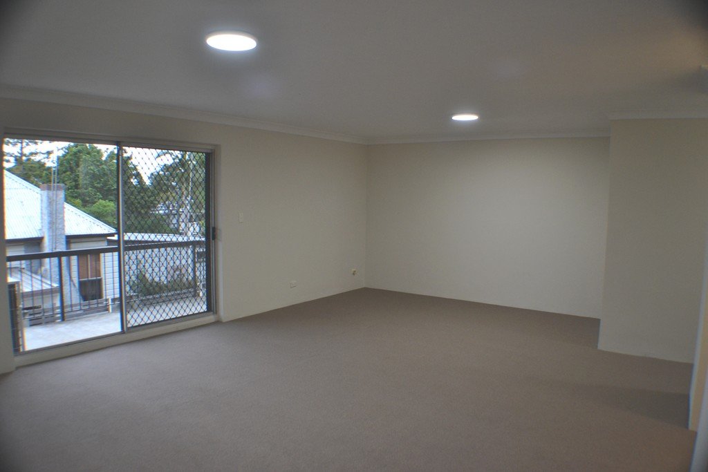 1/92 Broughton Road KEDRON 4