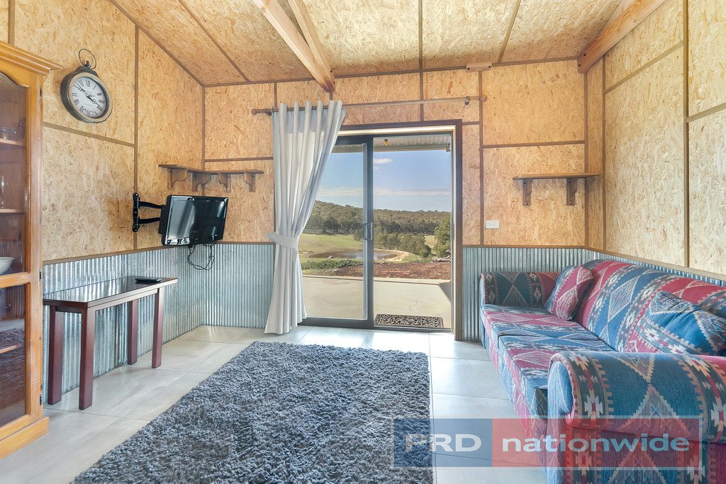 192 Musical Gully Road WATERLOO 11