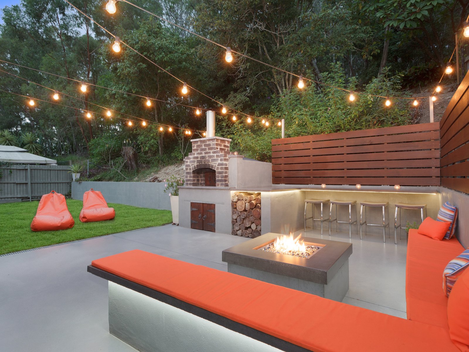 192 West Burleigh Road BURLEIGH HEADS 6