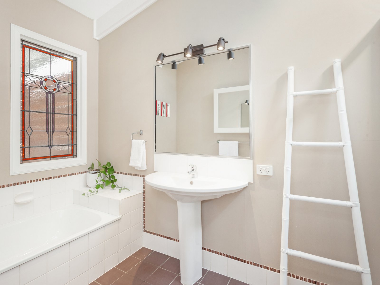 192 West Burleigh Road BURLEIGH HEADS 14