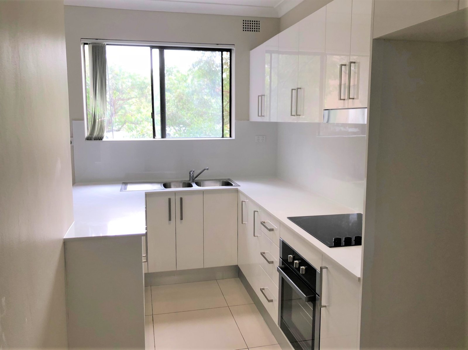 19/22-24 Sir Joseph Banks Street BANKSTOWN 2