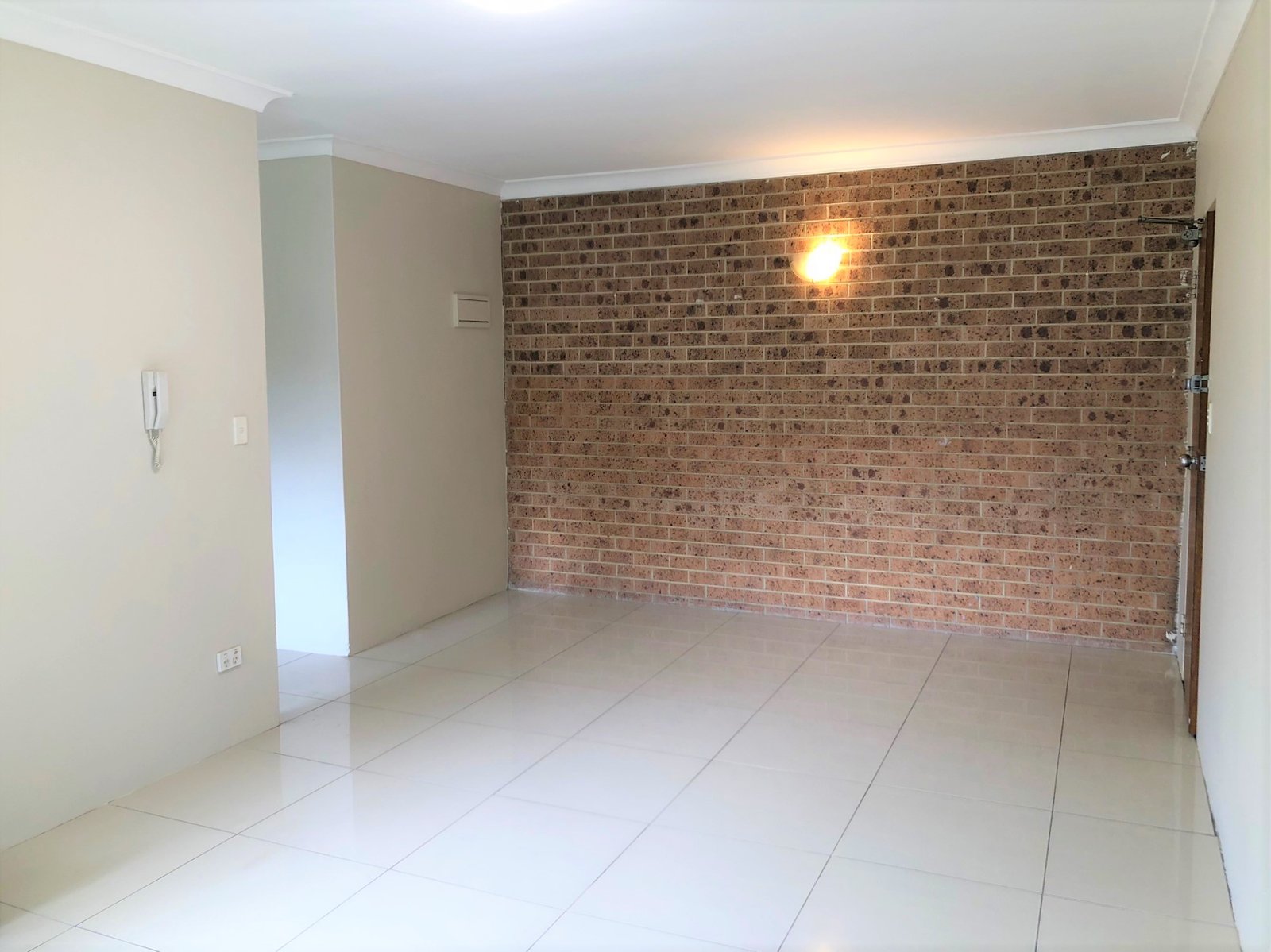 19/22-24 Sir Joseph Banks Street BANKSTOWN 4