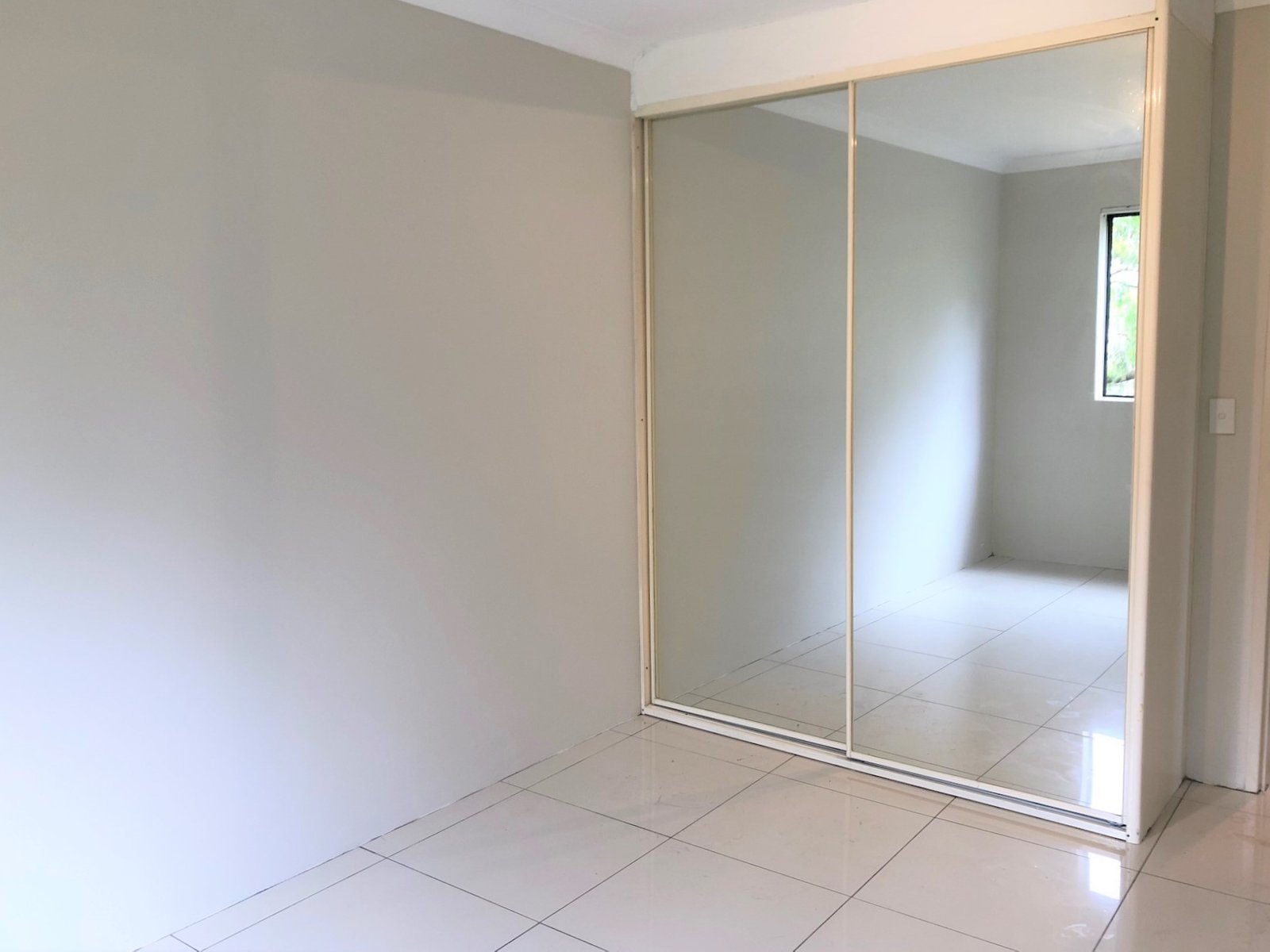 19/22-24 Sir Joseph Banks Street BANKSTOWN 5