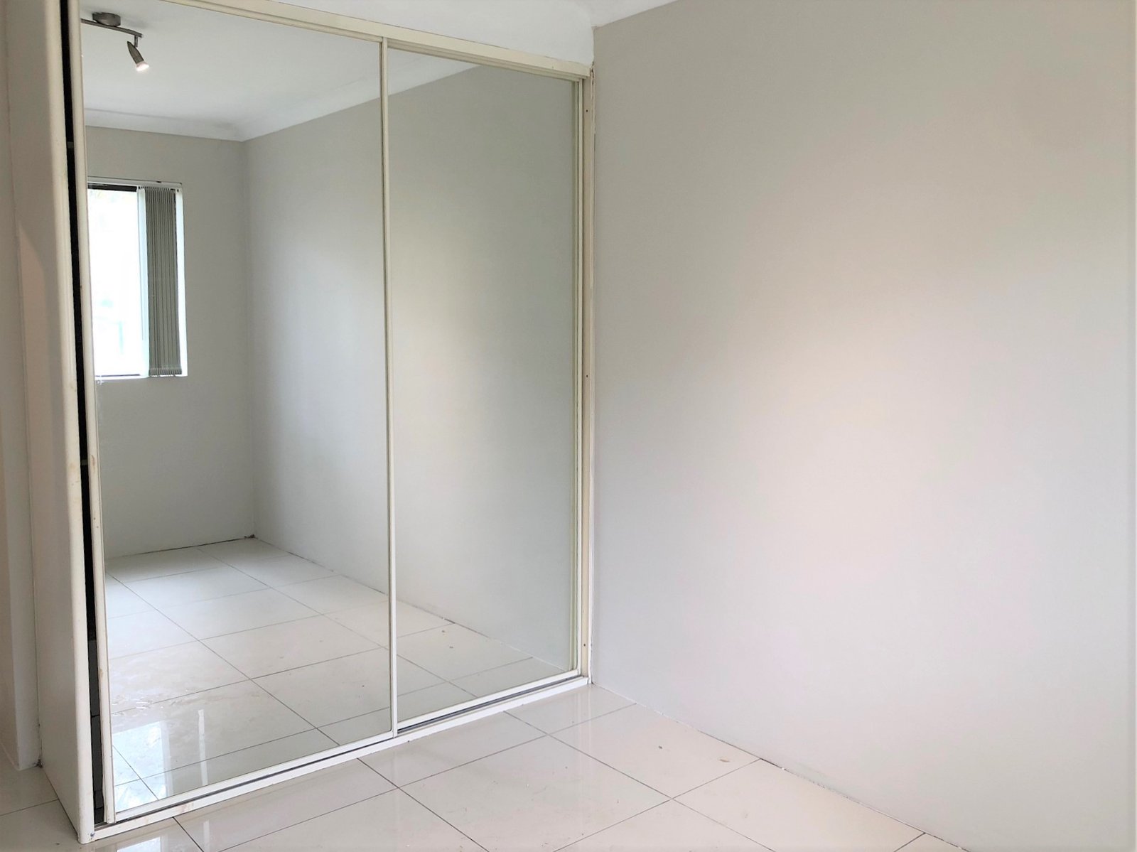 19/22-24 Sir Joseph Banks Street BANKSTOWN 6
