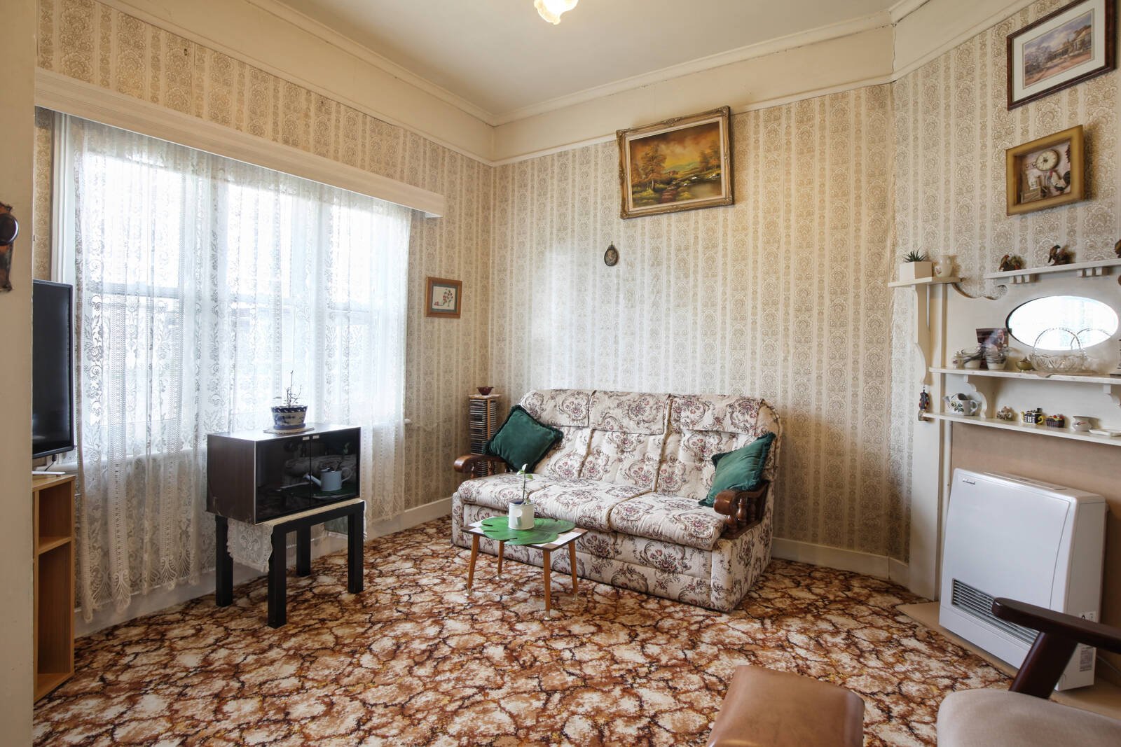 Real Estate and Property in 193 Mollison Street, Kyneton, VIC