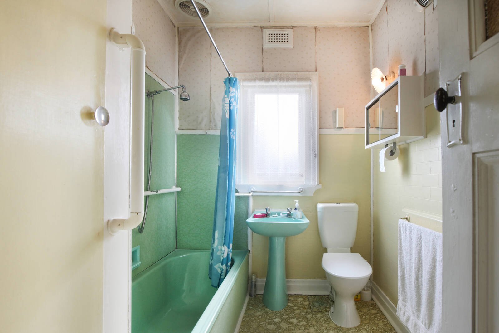 Real Estate and Property in 193 Mollison Street, Kyneton, VIC