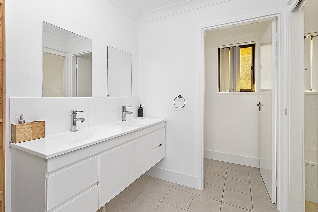 1/93 Old Lake Entrance Rd  OAK FLATS 8