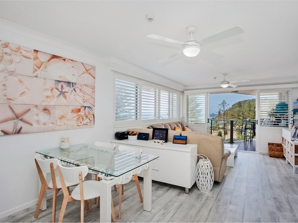 19/30 The Esplanade BURLEIGH HEADS 2