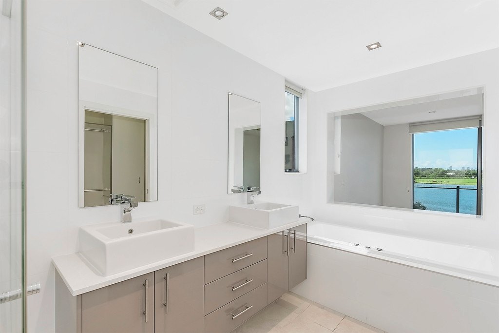 19/3046 Quay South Drive CARRARA 8