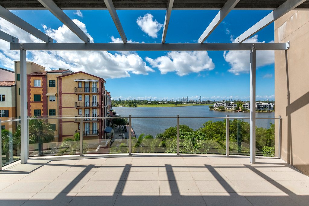 19/3046 Quay South Drive CARRARA 12