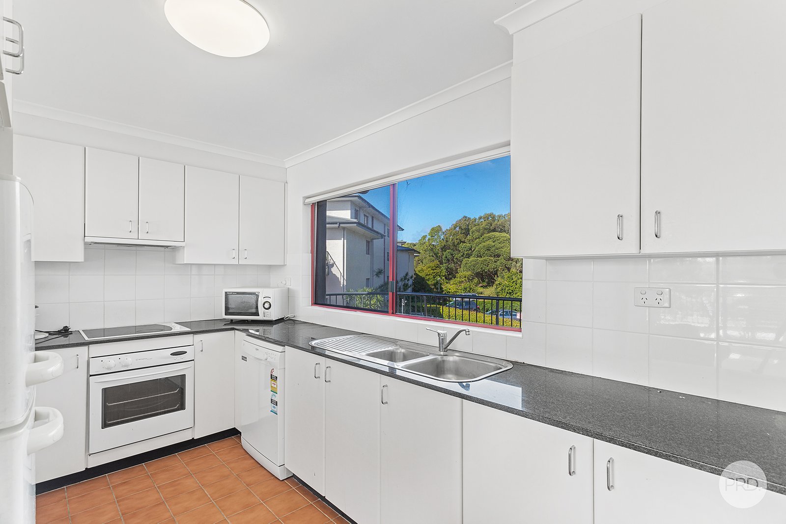 19/40 Horizons Drive SALAMANDER BAY 7