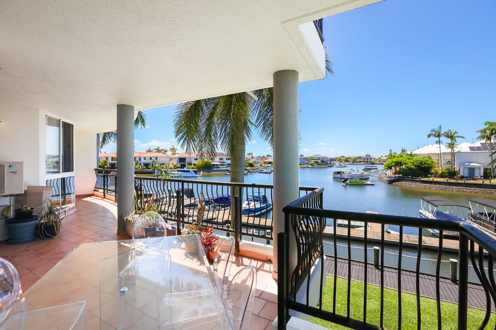 19/41A Broadwater Street RUNAWAY BAY 1