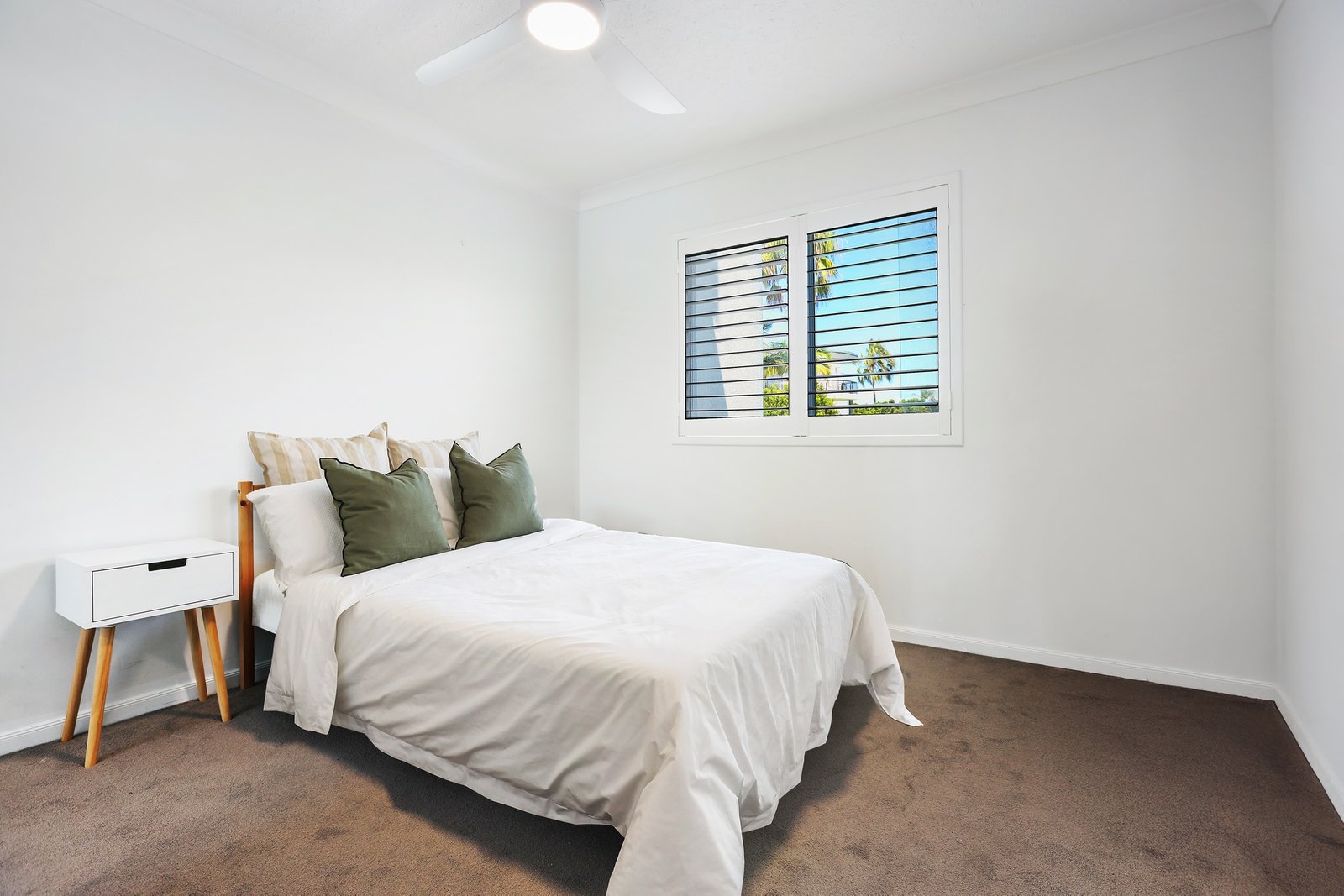 19/41A Broadwater Street RUNAWAY BAY 11