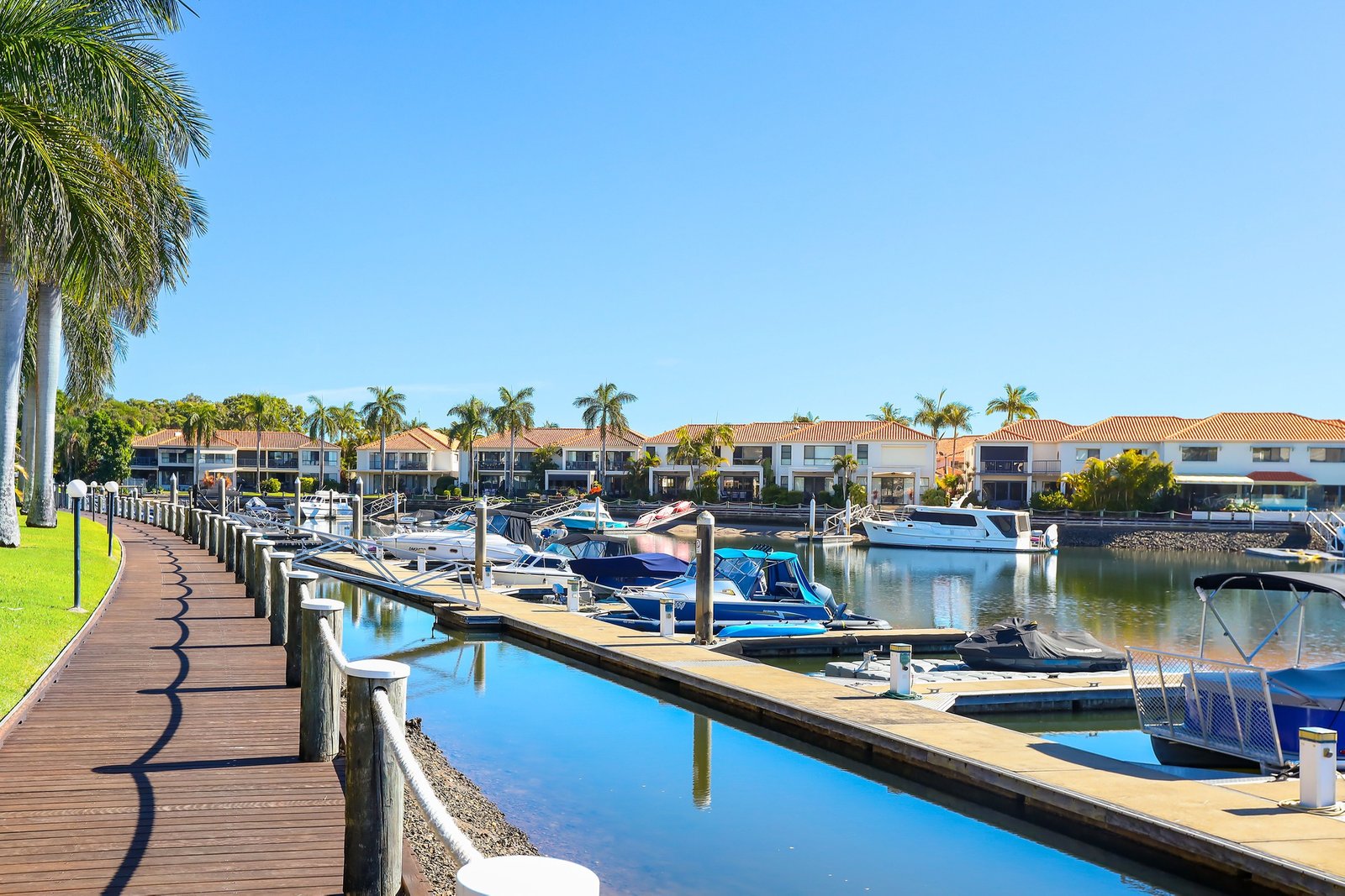 19/41A Broadwater Street RUNAWAY BAY 15