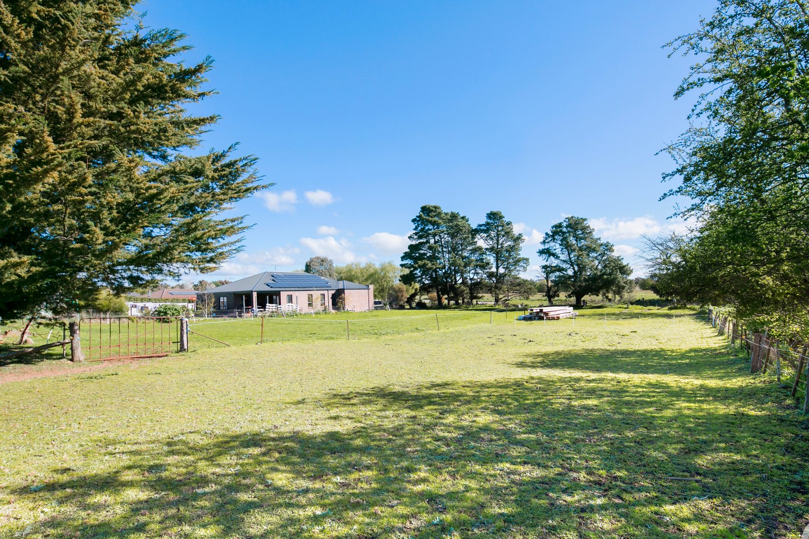 195-197 Howe Street MINERS REST 3