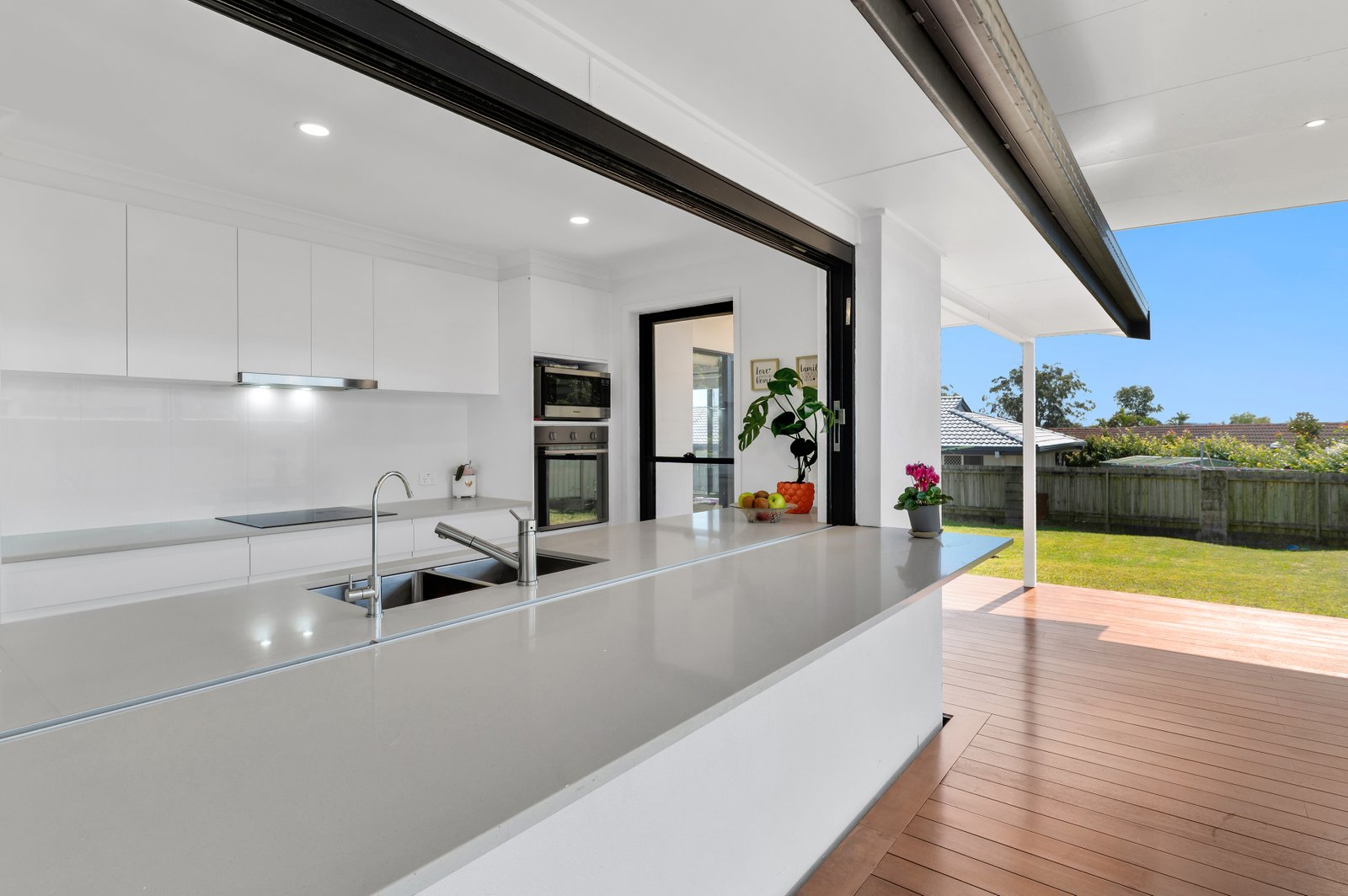 195 Cotlew Street ASHMORE 10