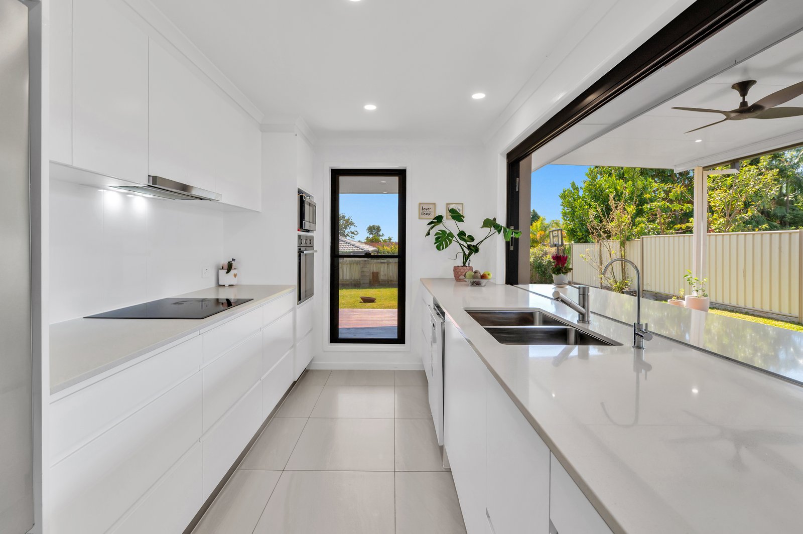 195 Cotlew Street ASHMORE 11