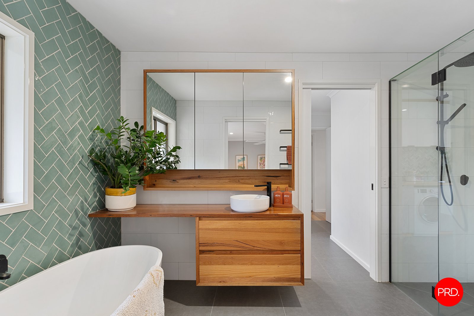 196 Aspinall Street KANGAROO FLAT 15