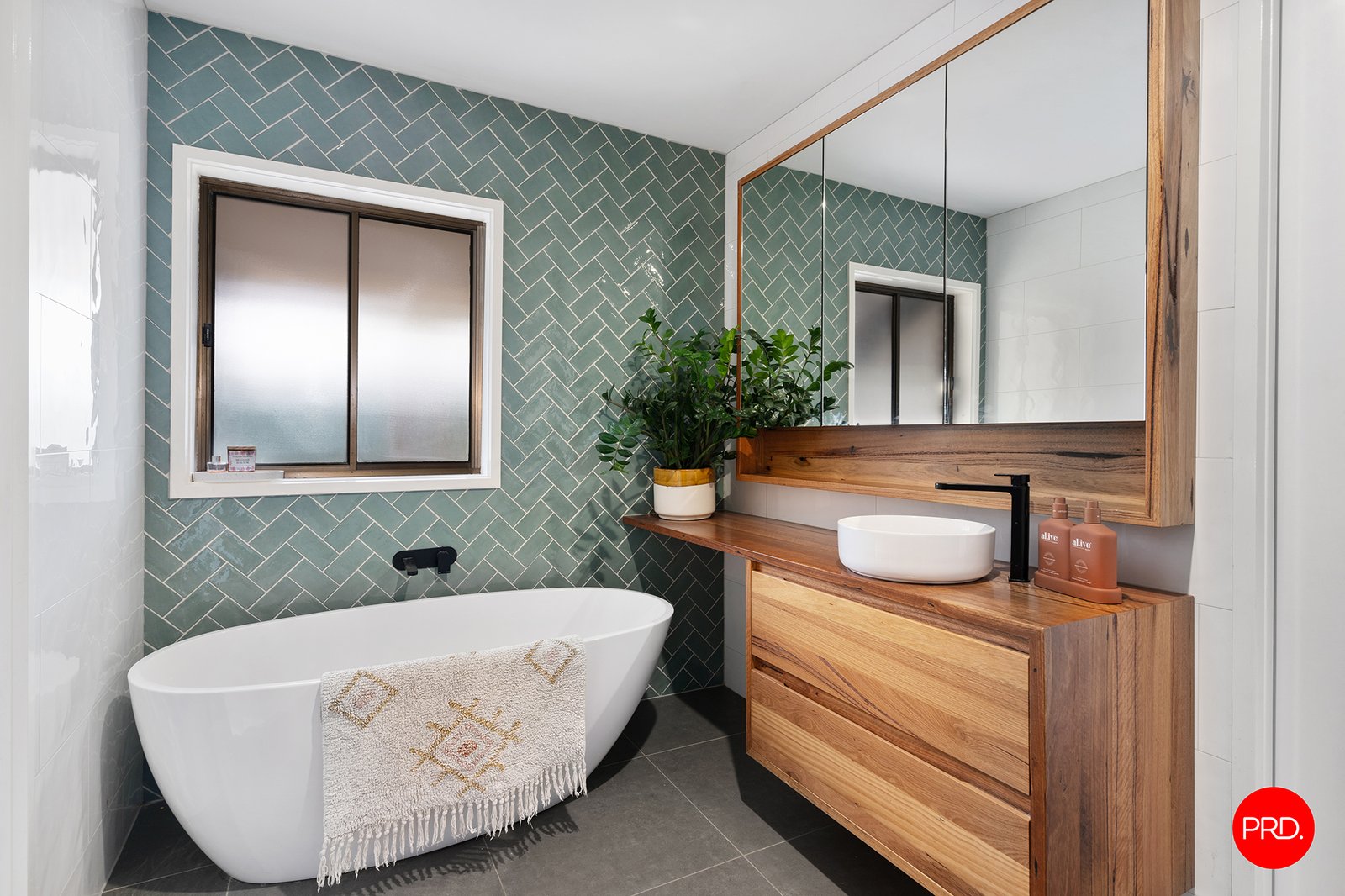 196 Aspinall Street KANGAROO FLAT 16