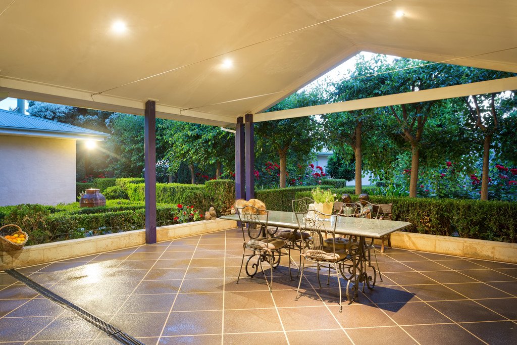 196 Dukes Road LAKE ALBERT 3