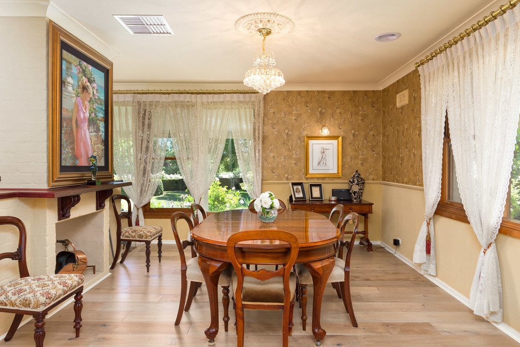 196 Dukes Road LAKE ALBERT 5