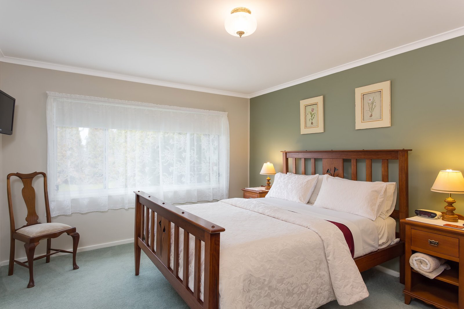 196 Dukes Road LAKE ALBERT 13