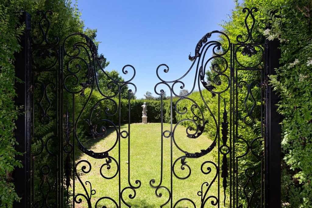 196 Dukes Road LAKE ALBERT 17