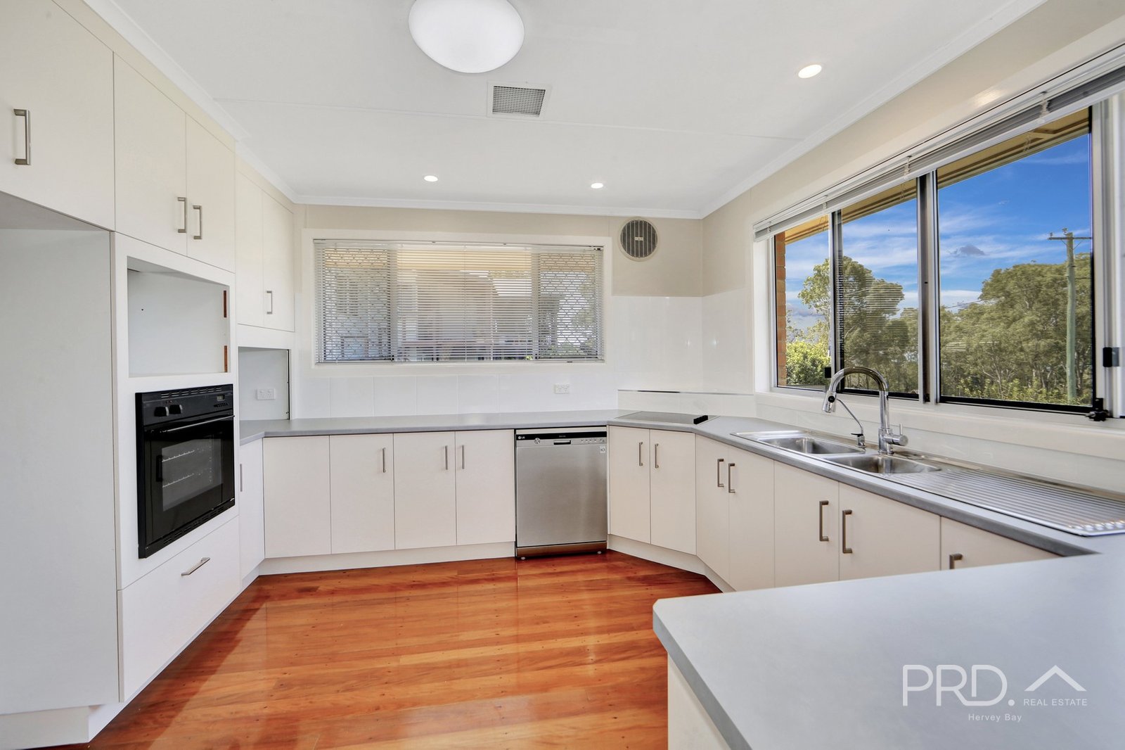 196 Esplanade  POINT VERNON 12