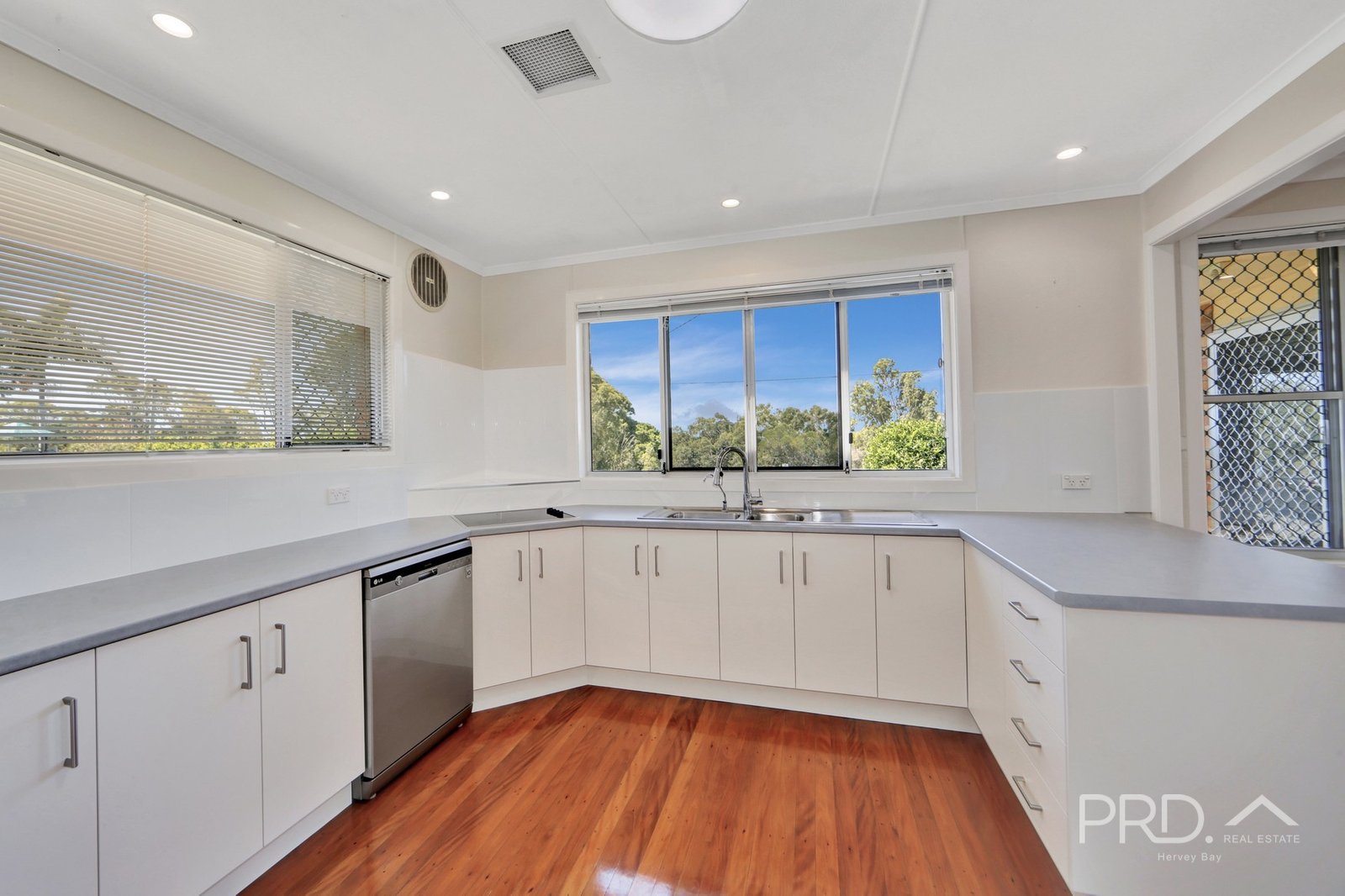 196 Esplanade  POINT VERNON 13